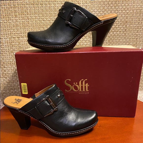 Sofft Shoes - NIB! ❤️ Soffit Daney Buckle Mule 9M